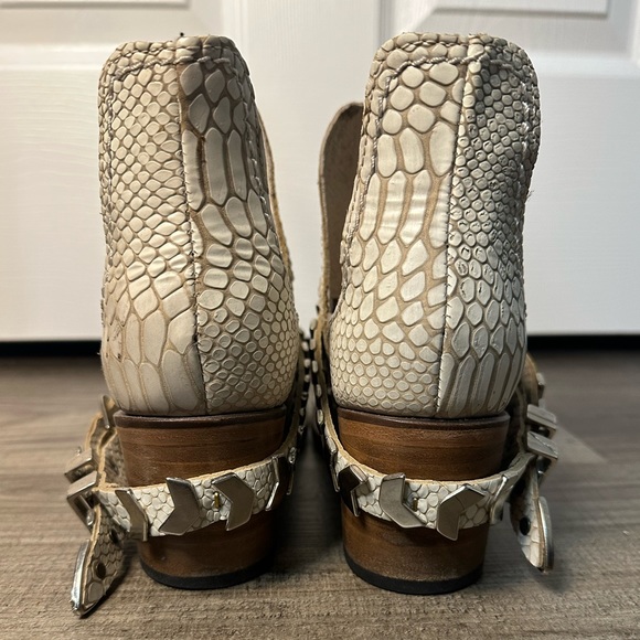 Lightly Worn Freebird Blade Bootie - Picture 3 of 4